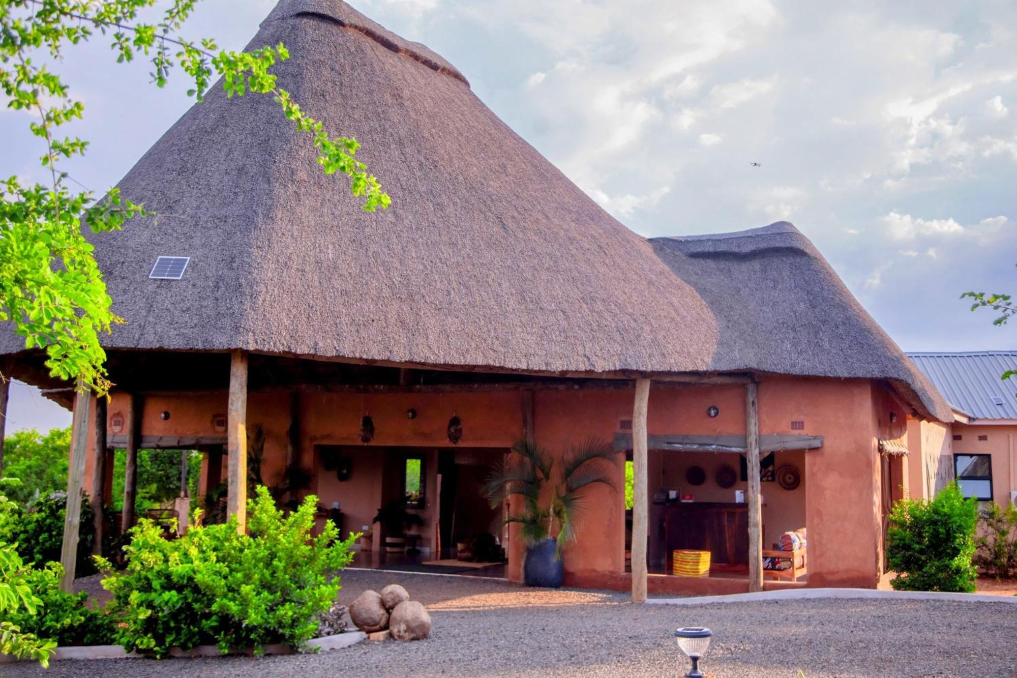 The Nkhosi Livingstone Lodge And Spa Exterior foto